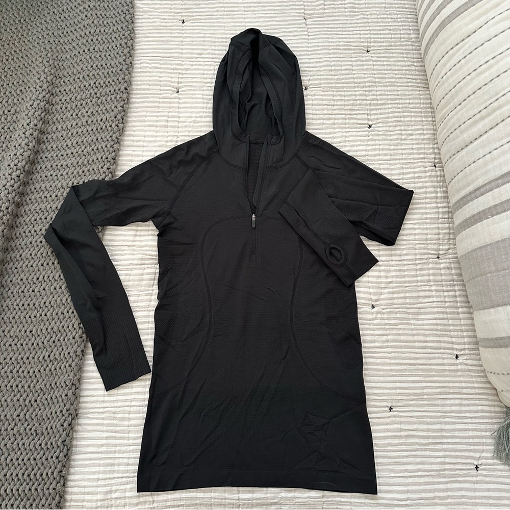 Lululemon Swiftly Tech Hooded 1/2 Zip Long Sleeve
